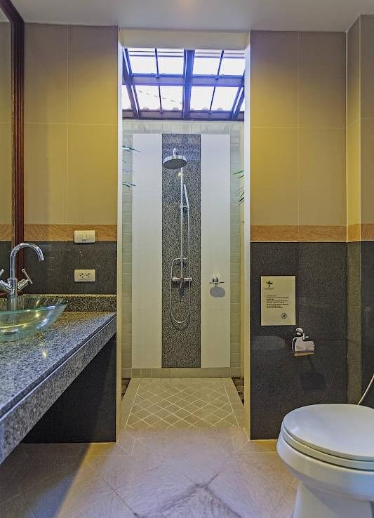 Property image - full photo 18