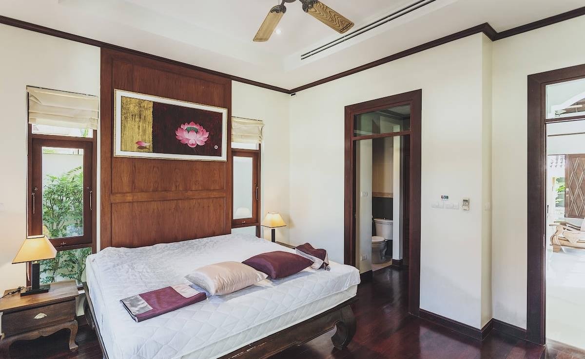 Property image - full photo 11