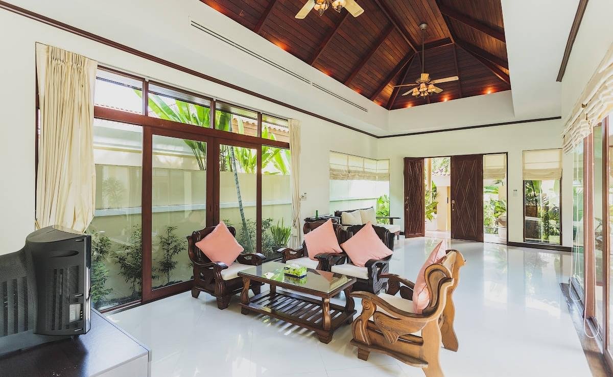 Property image - full photo 2