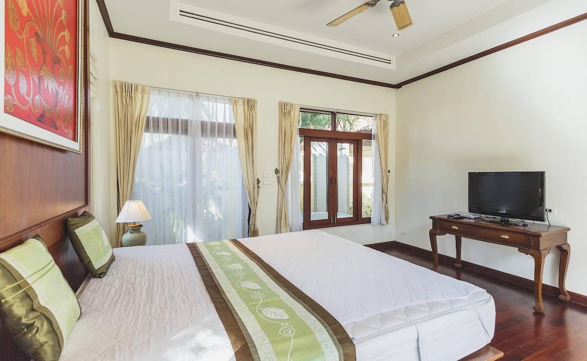 Property image - full photo 10