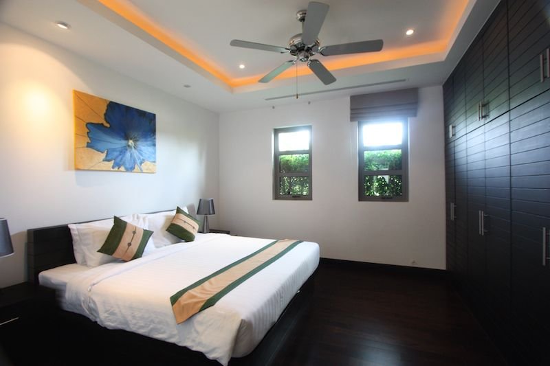 Property image - full photo 3