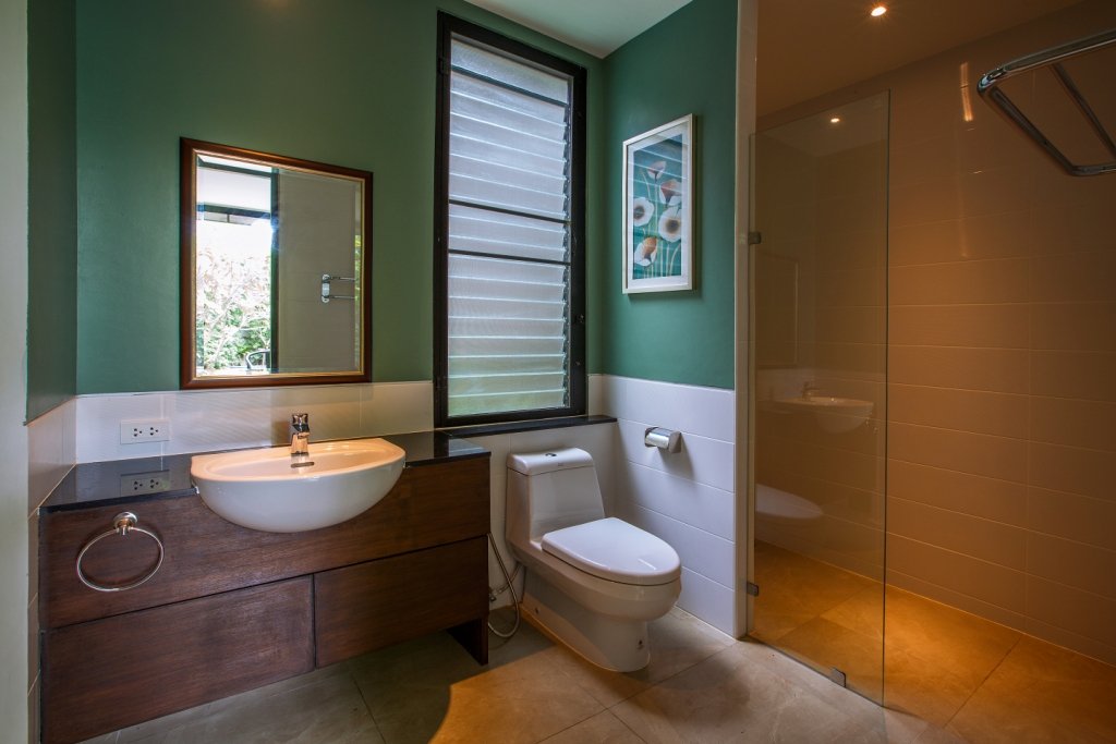 Property image - full photo 2