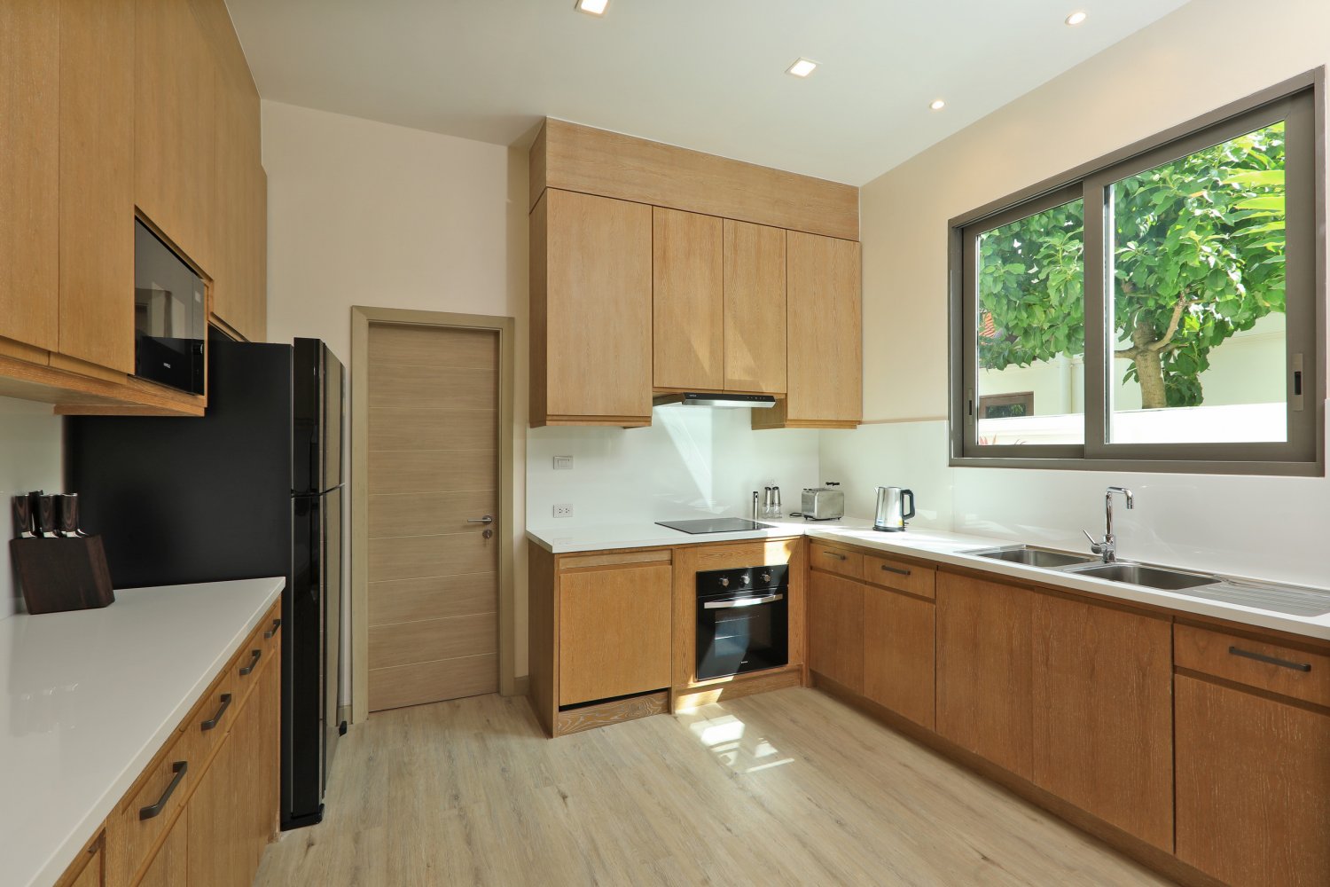 Property image - full photo 5