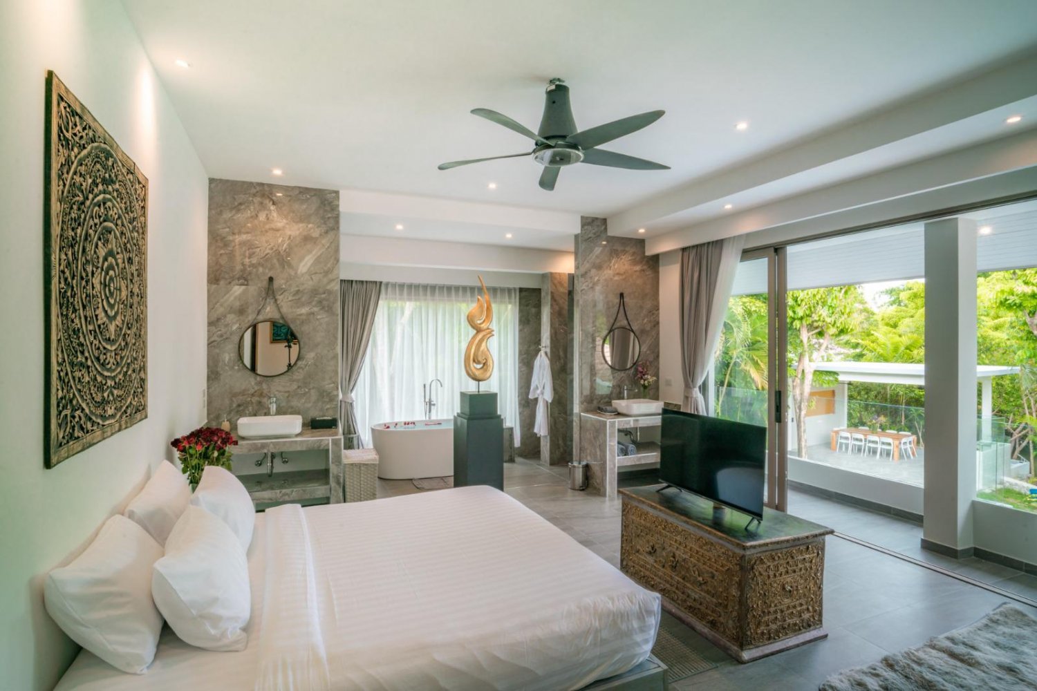 Property image - full photo 8