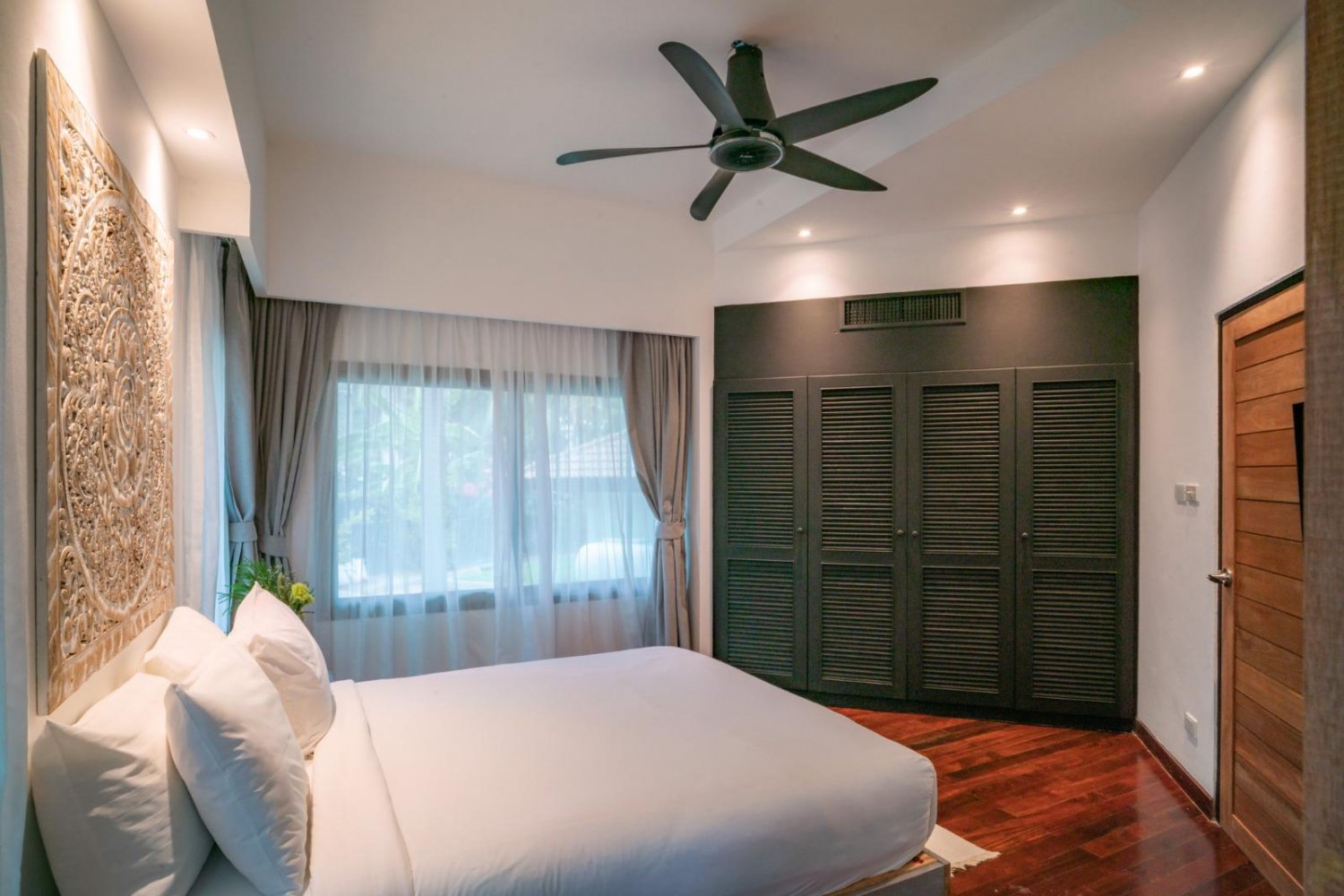Property image - full photo 40