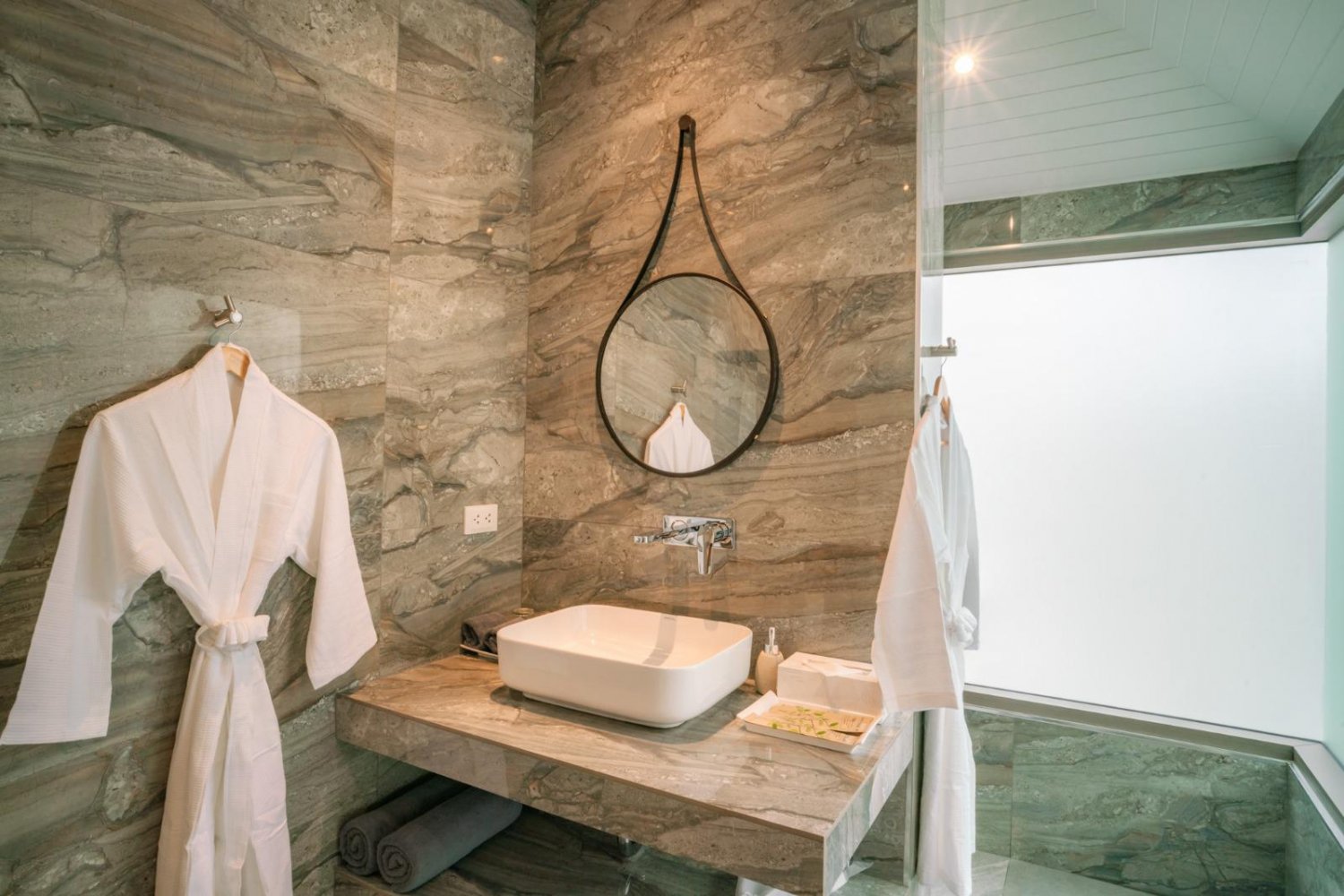 Property image - full photo 37