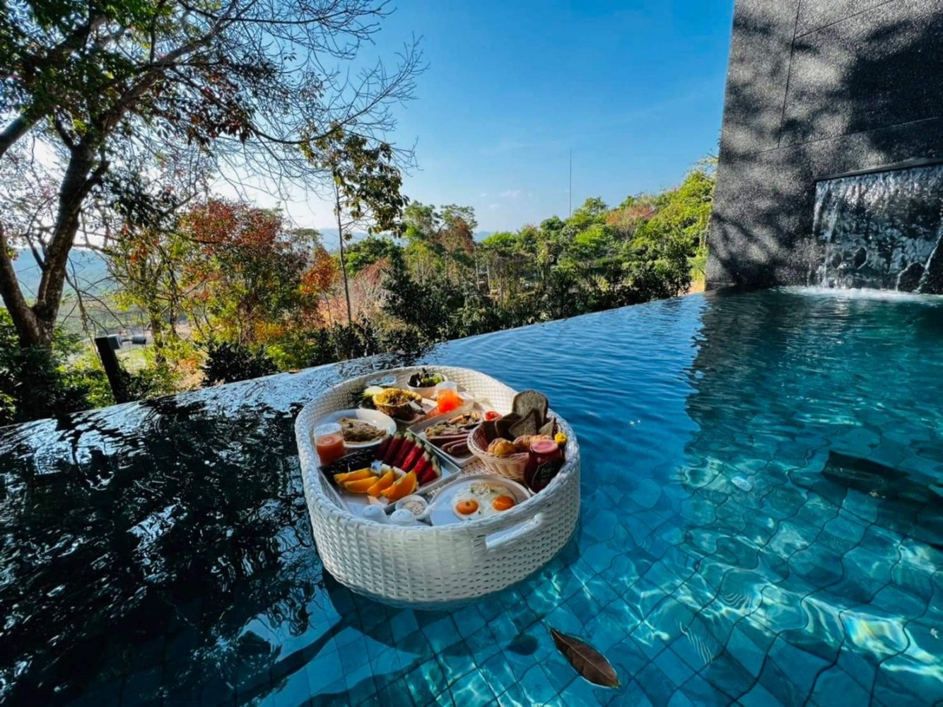 Property image - full photo 2