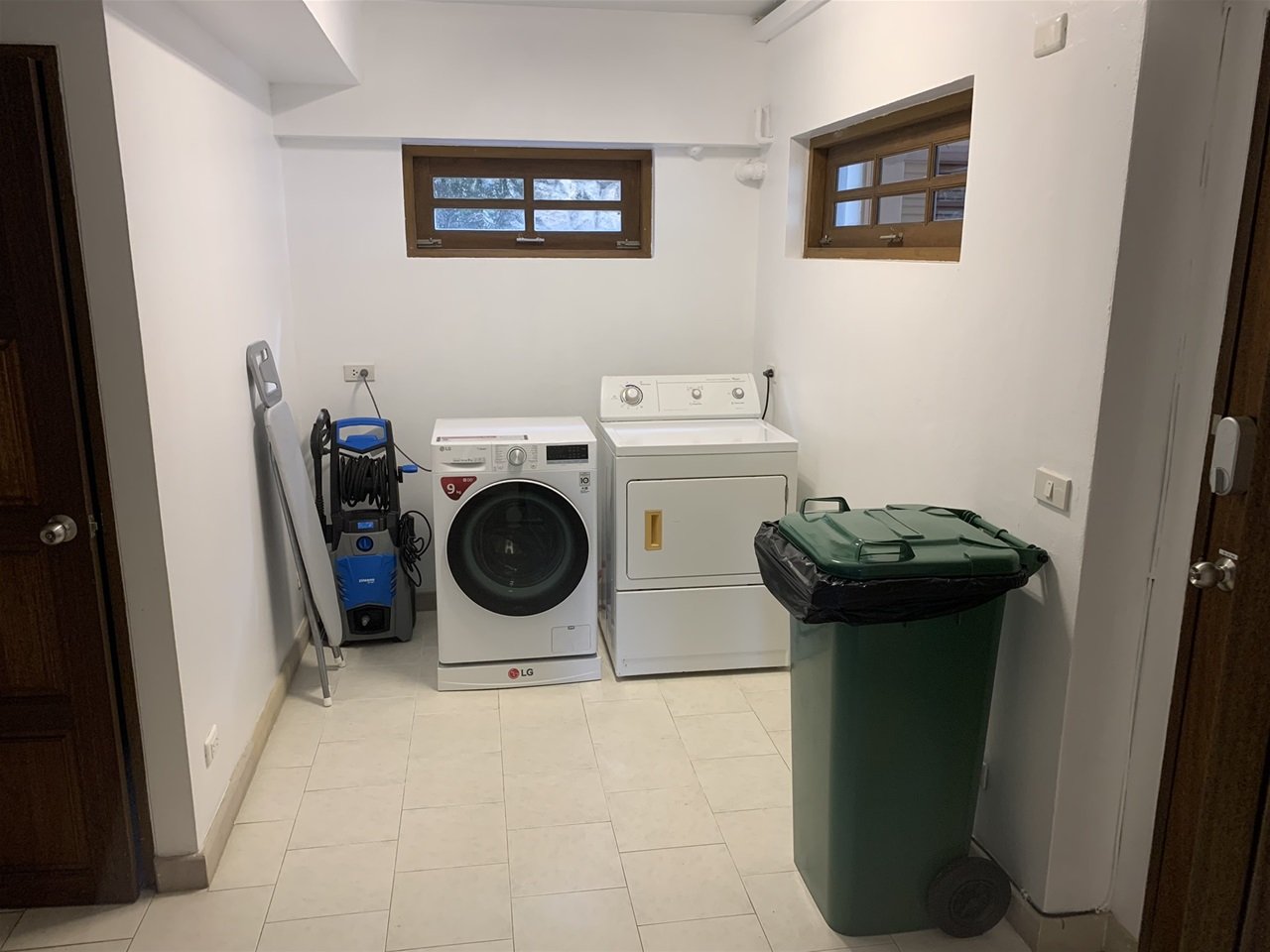 Property image - full photo 38
