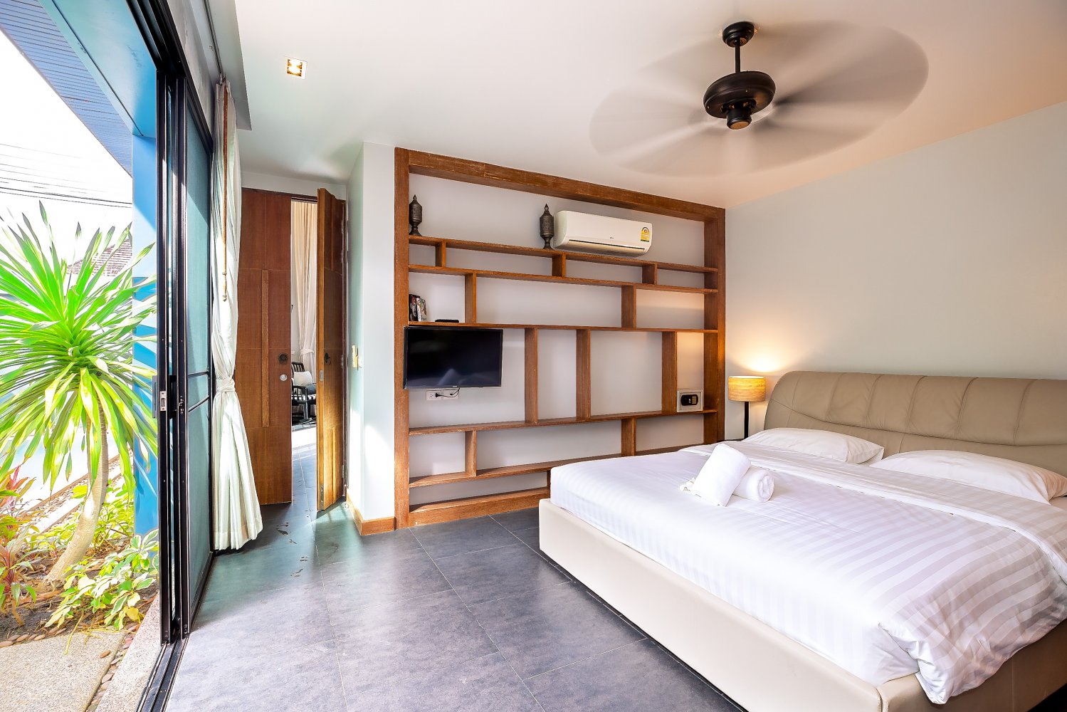 Property image - full photo 28