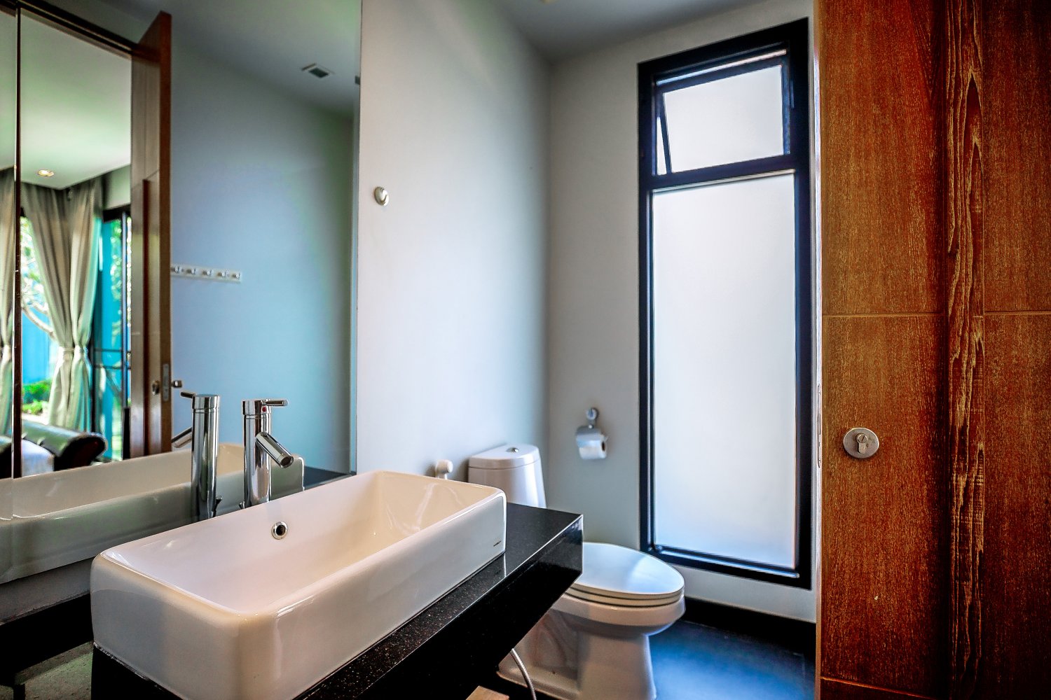 Property image - full photo 16
