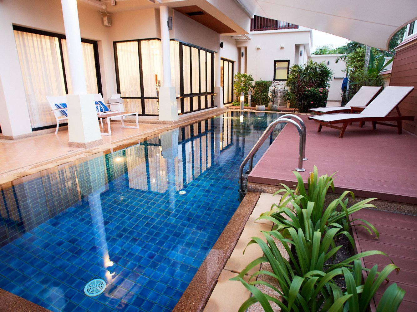 Property image - full photo 3