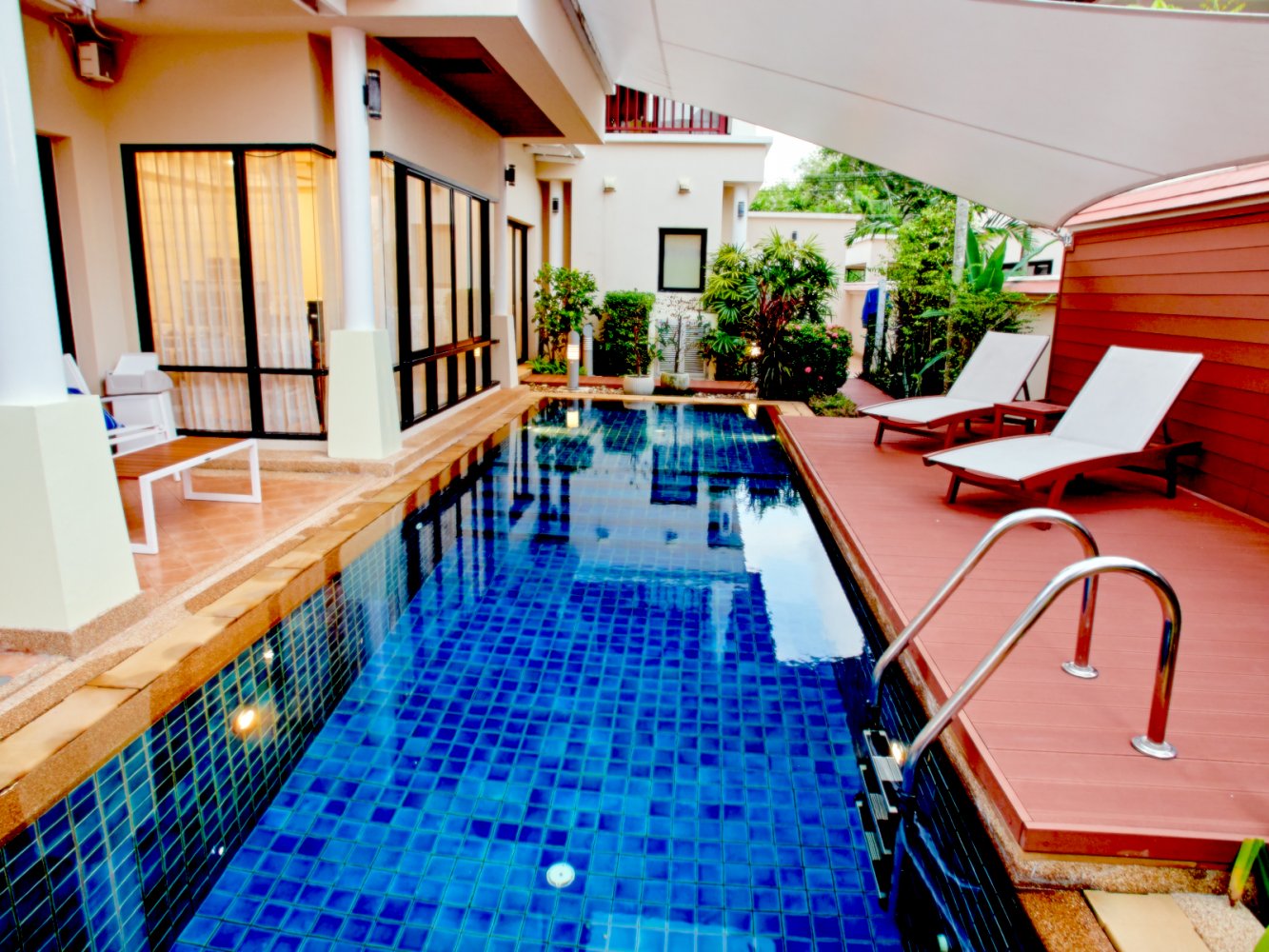 Property image - full photo 2