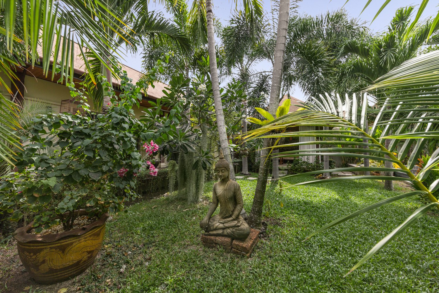 Property image - full photo 12
