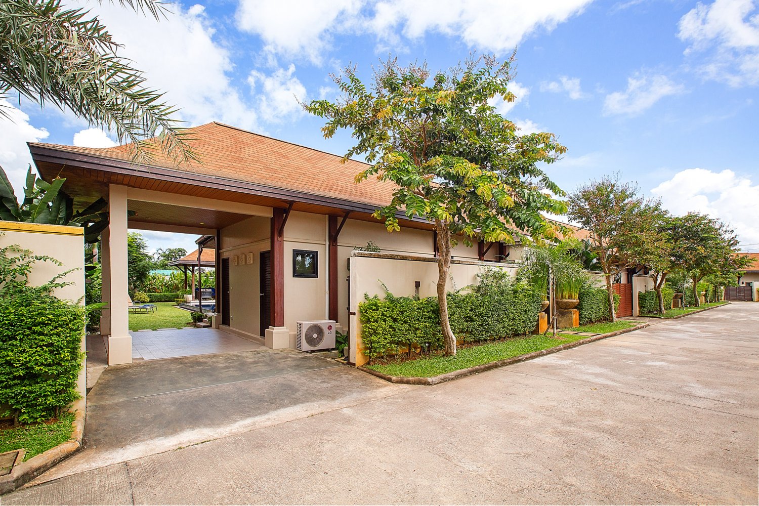 Property image - full photo 15