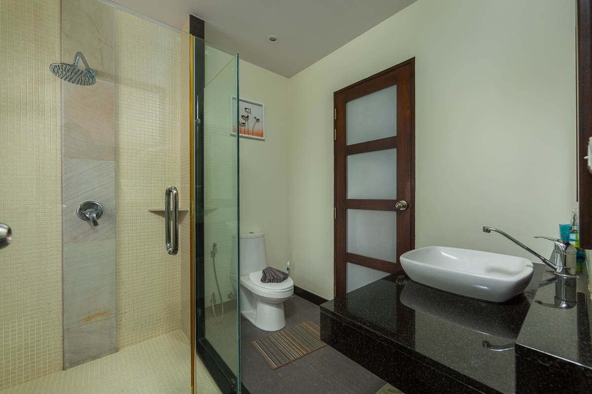 Property image - full photo 16