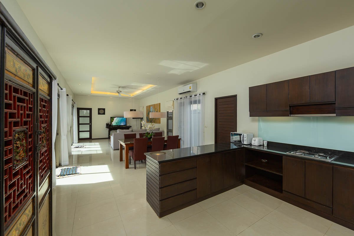 Property image - full photo 11