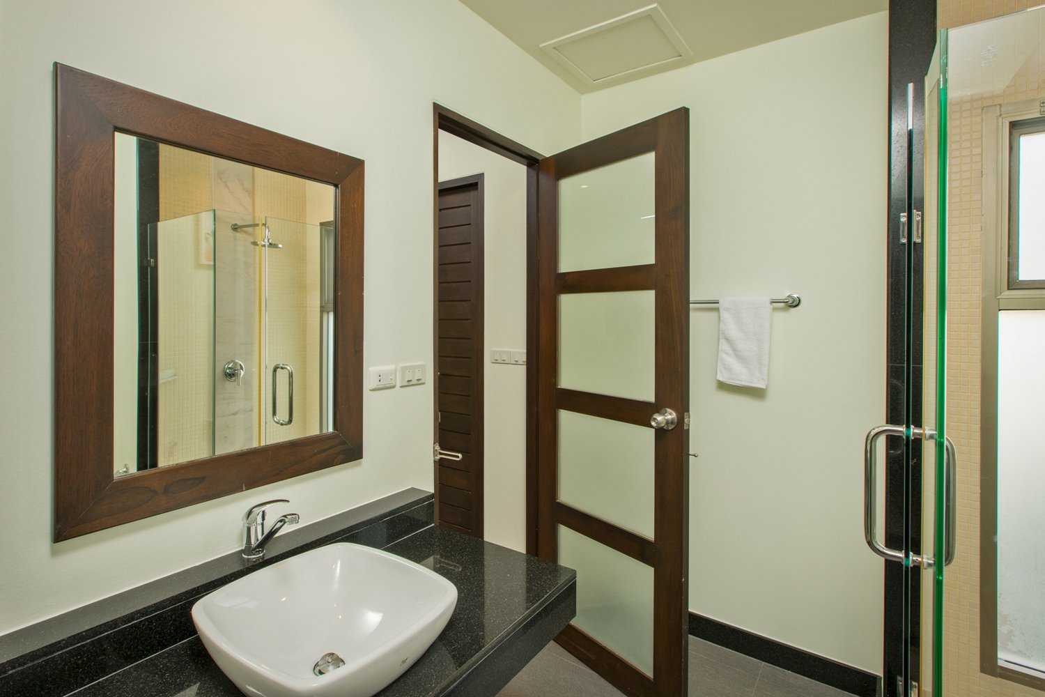 Property image - full photo 19