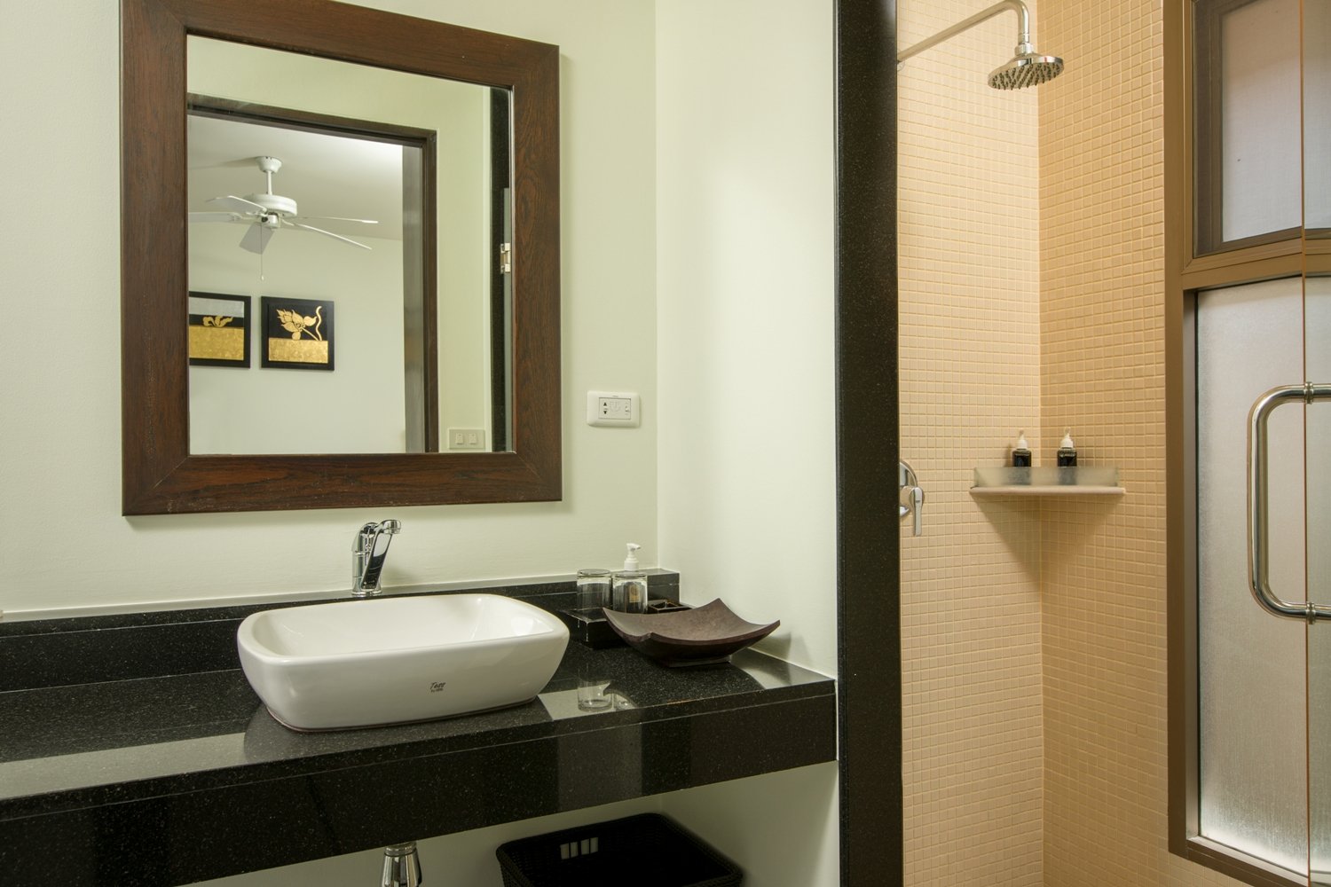 Property image - full photo 13