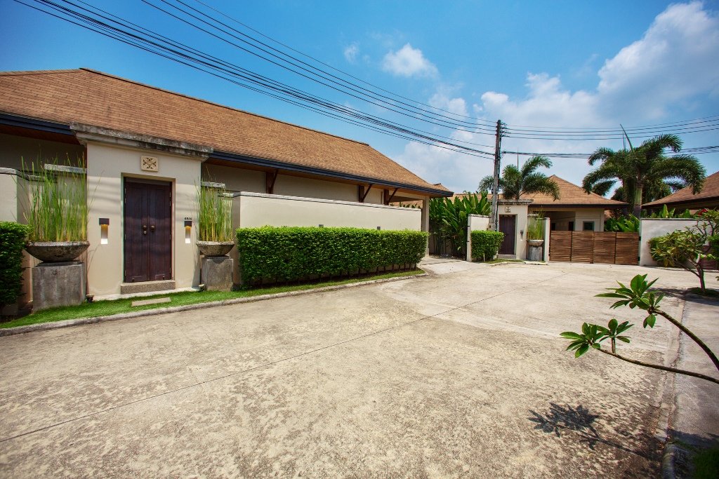 Property image - full photo 32