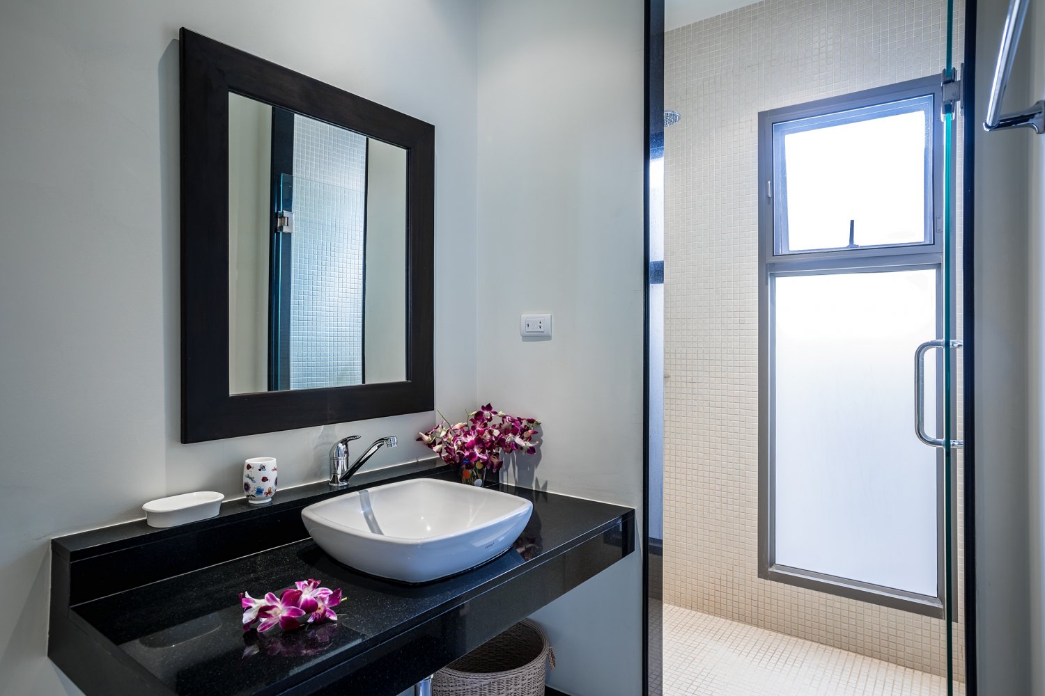 Property image - full photo 13