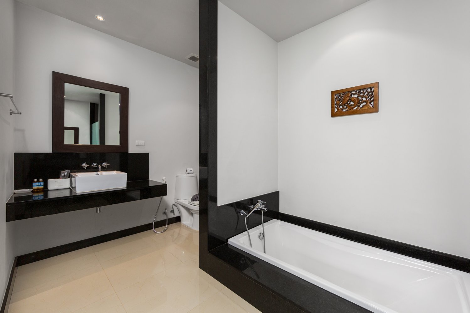 Property image - full photo 32