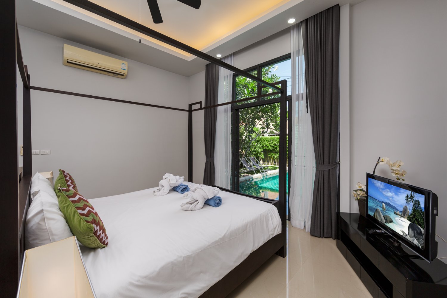 Property image - full photo 30