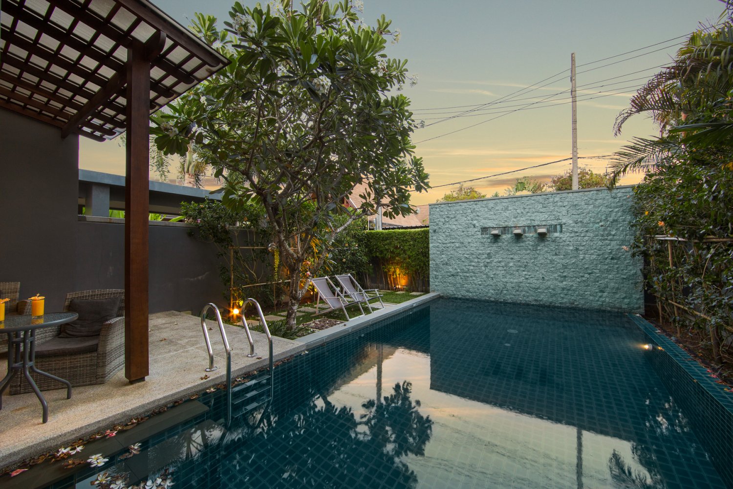 Property image - full photo 16