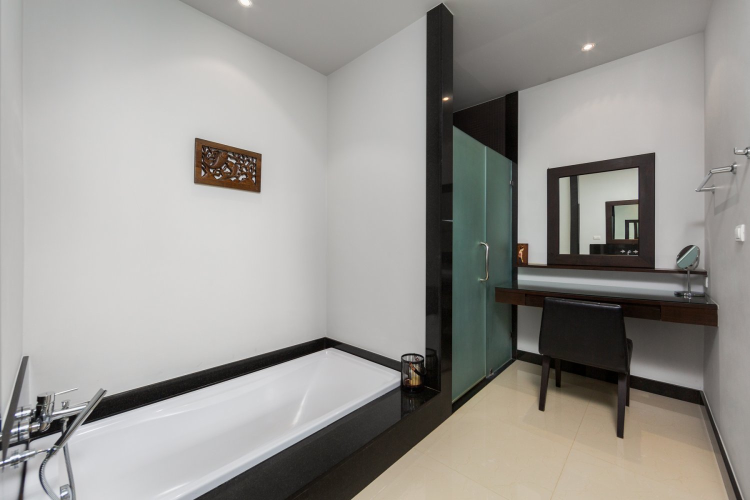 Property image - full photo 33