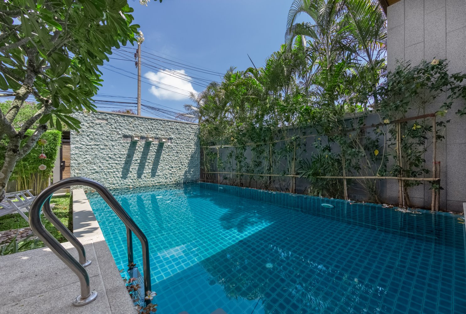 Property image - full photo 4