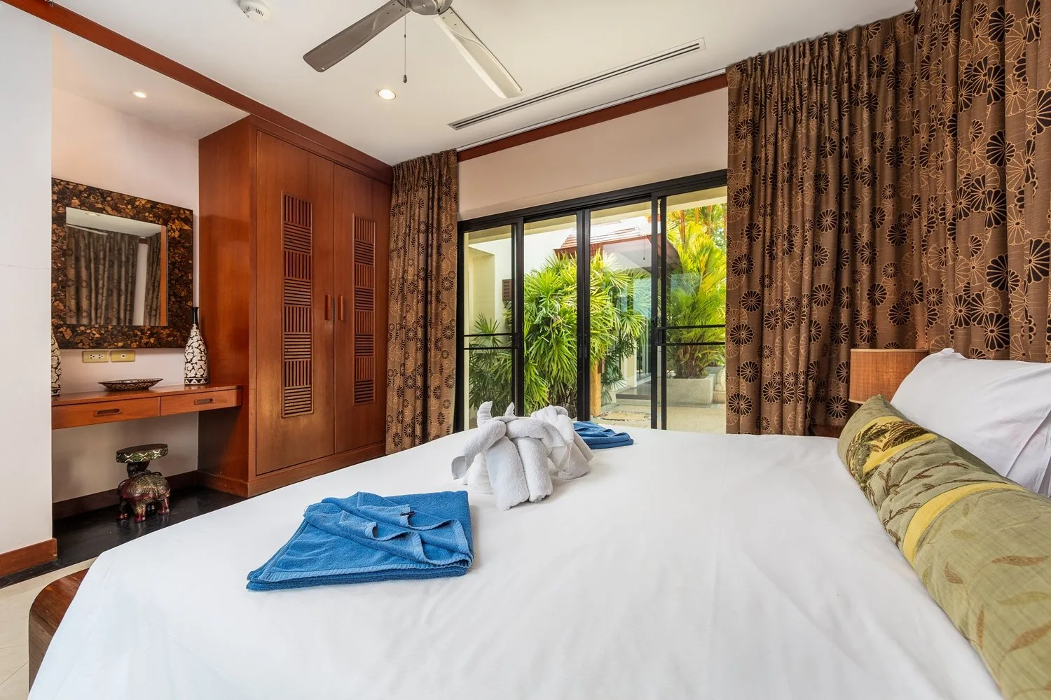 Property image - full photo 33