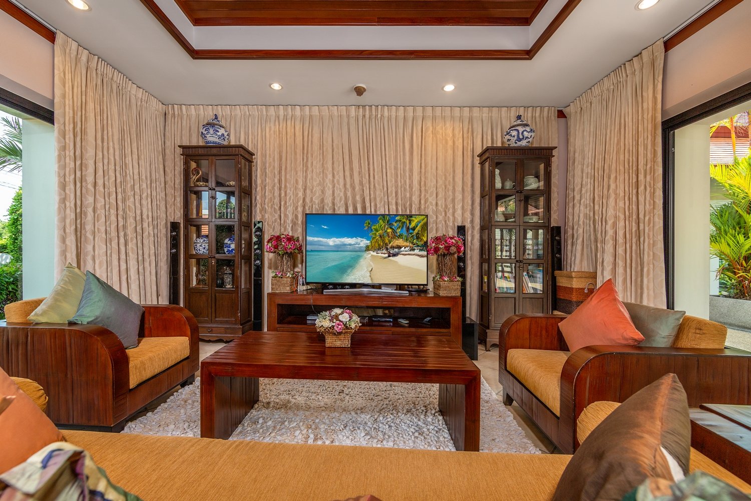 Property image - full photo 36