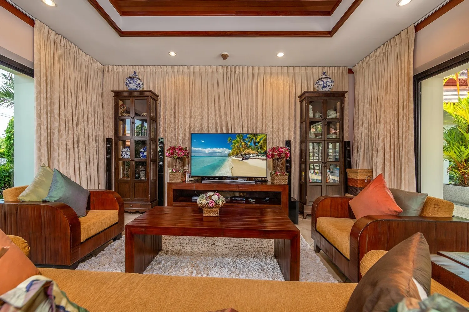 Property image - full photo 36