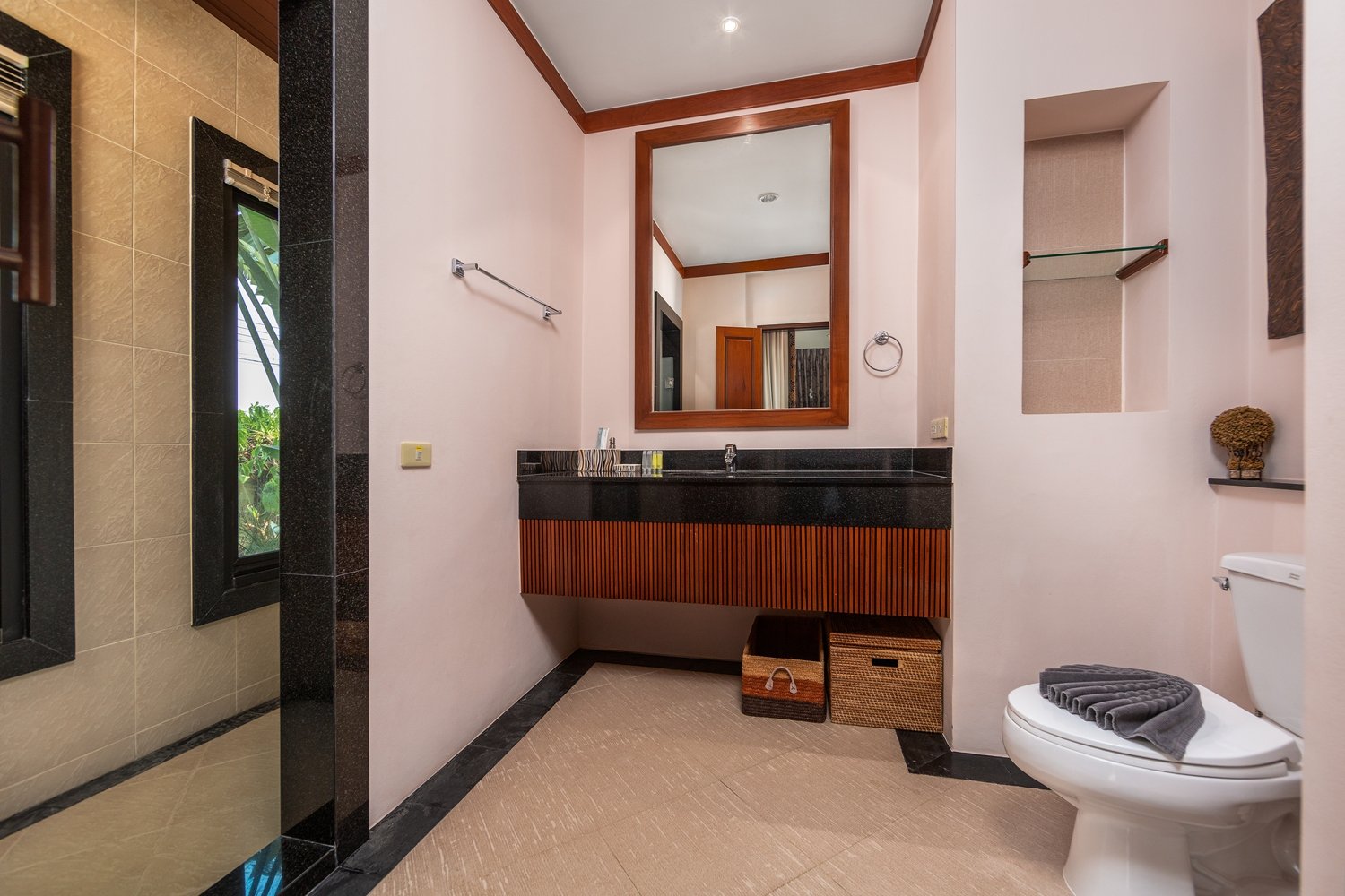 Property image - full photo 32