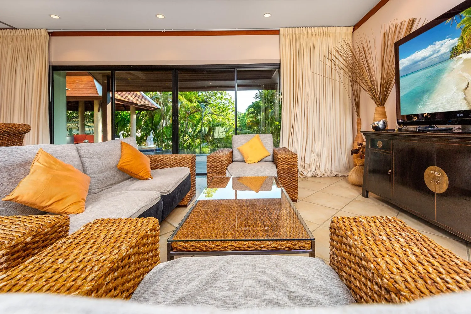 Property image - full photo 3