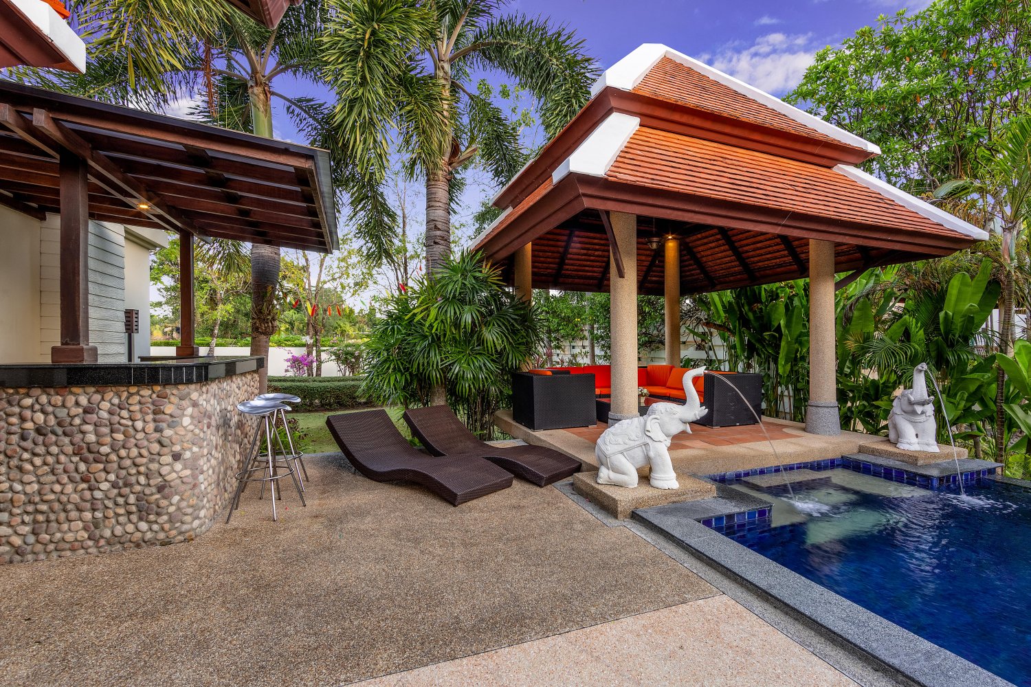 Property image - full photo 2