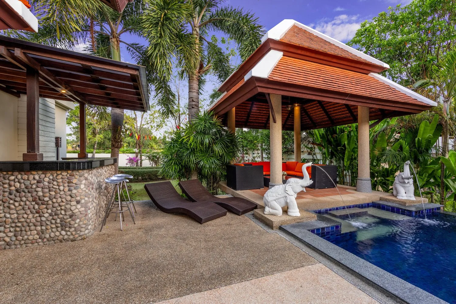 Property image - full photo 2