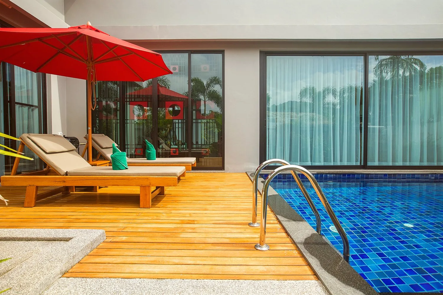 Property image - full photo 2