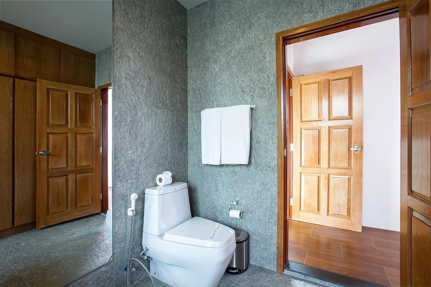 Property image - full photo 18
