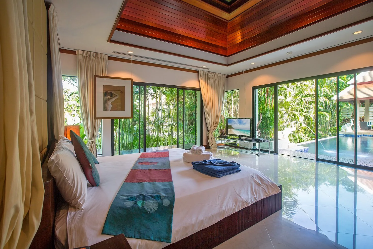 Property image - full photo 12