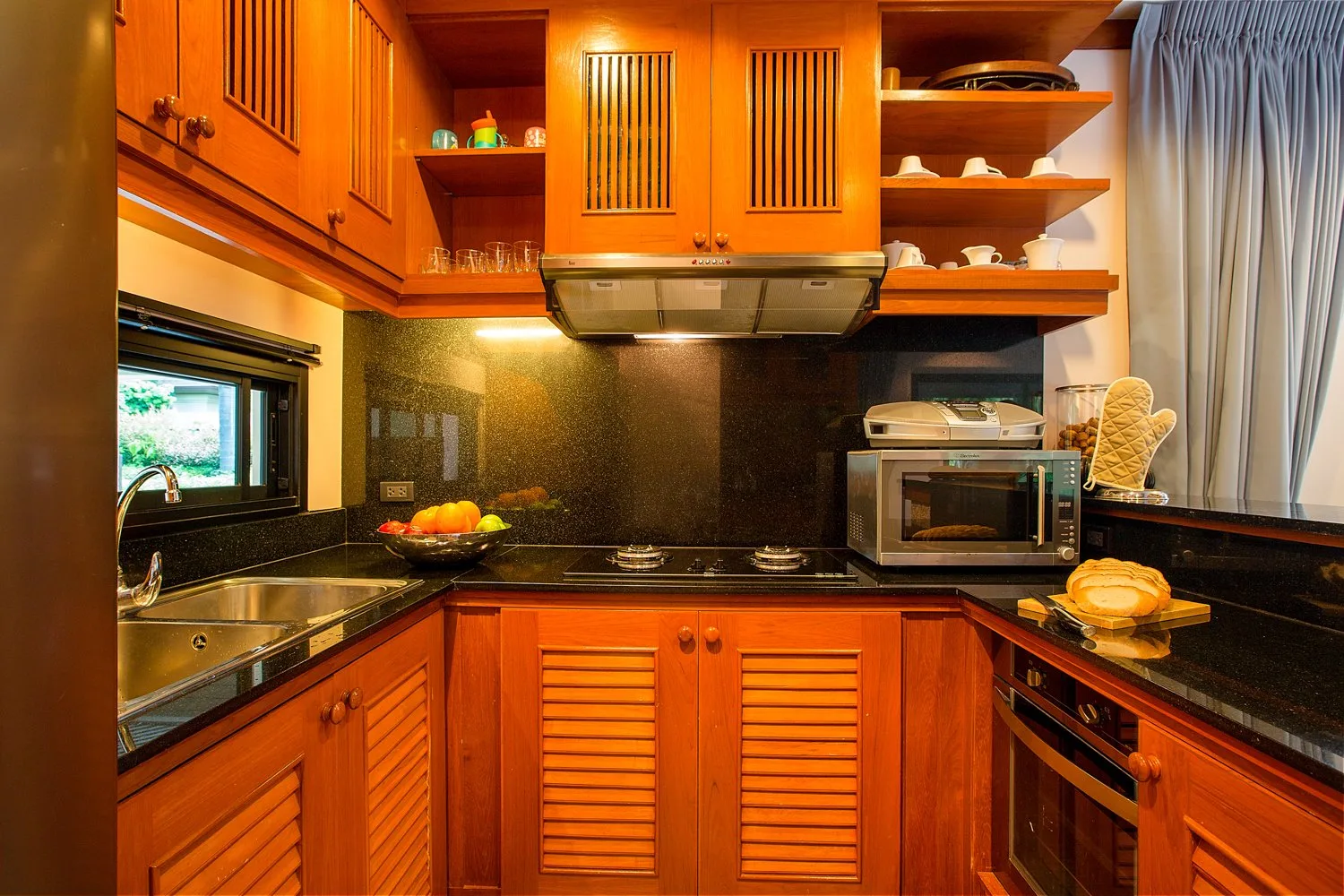 Property image - full photo 5
