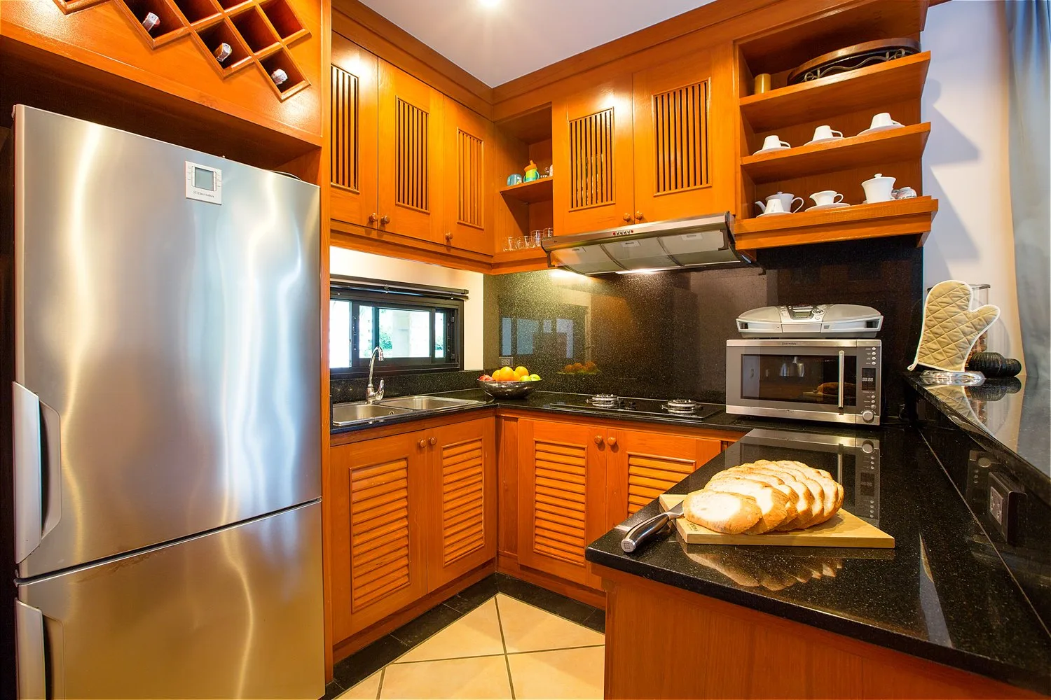 Property image - full photo 6