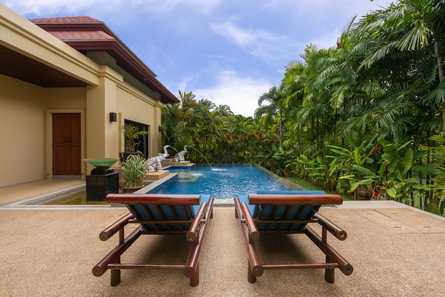 Property image - full photo 2