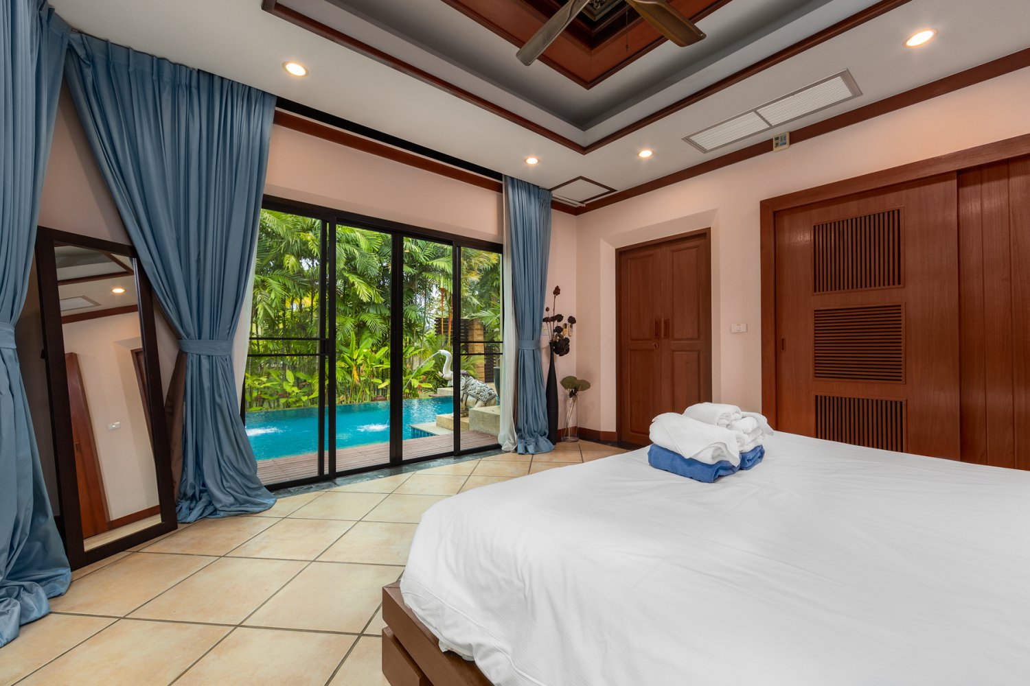 Property image - full photo 28