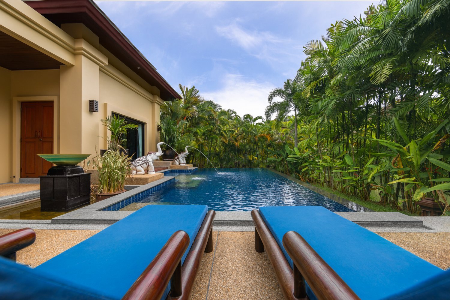 Property image - full photo 11
