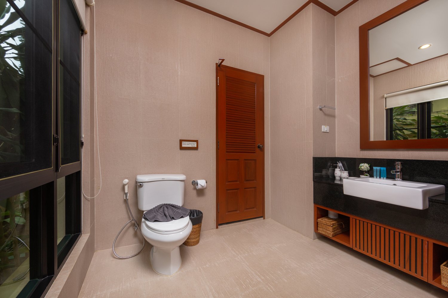 Property image - full photo 38