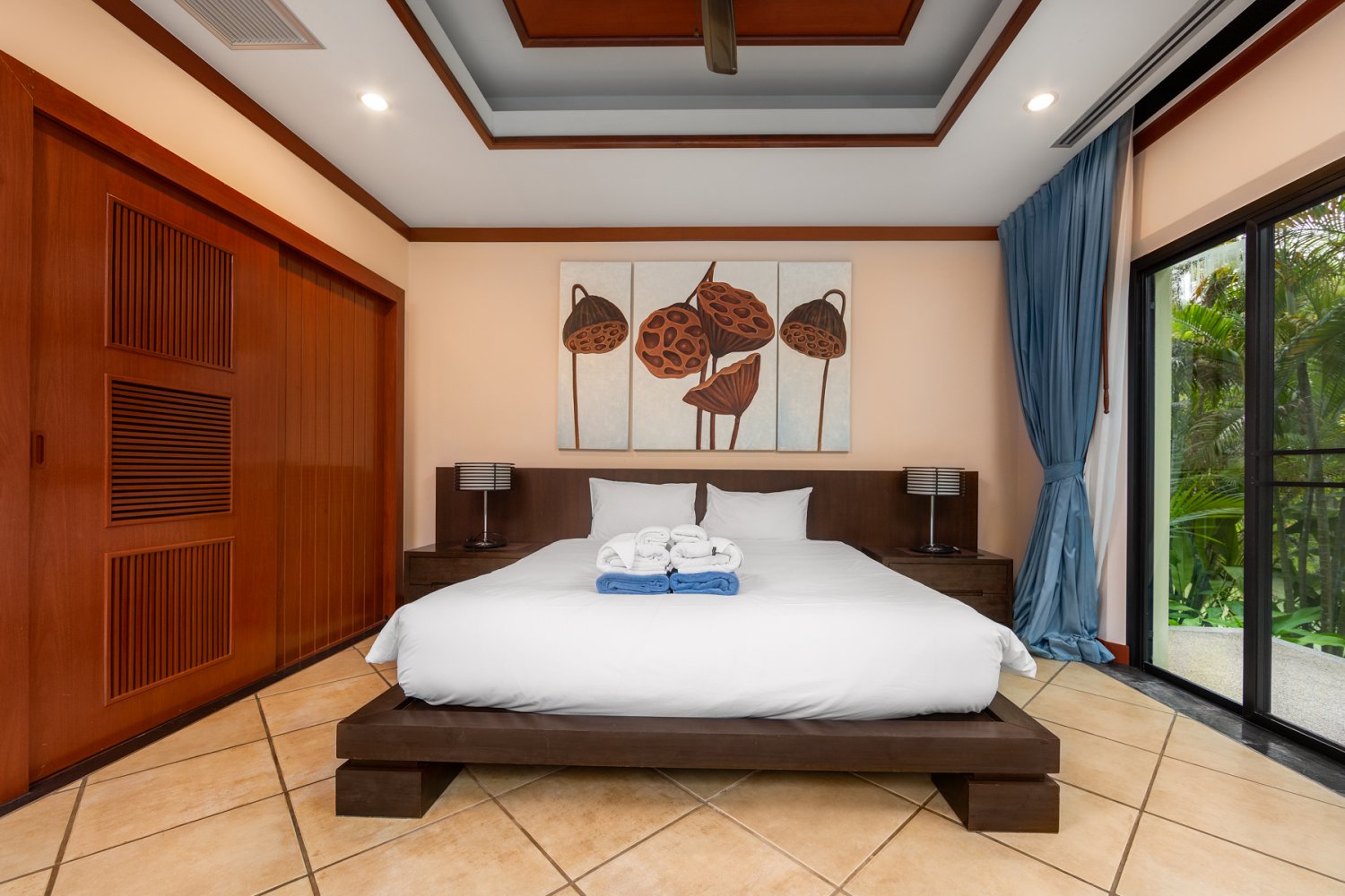 Property image - full photo 32