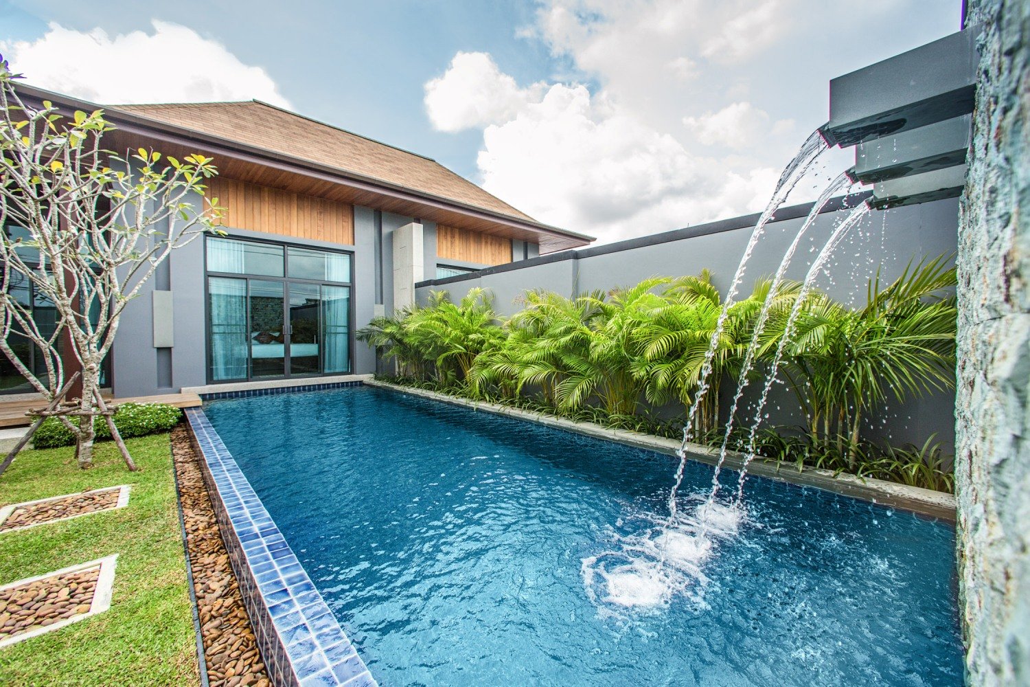 Property image - full photo 3