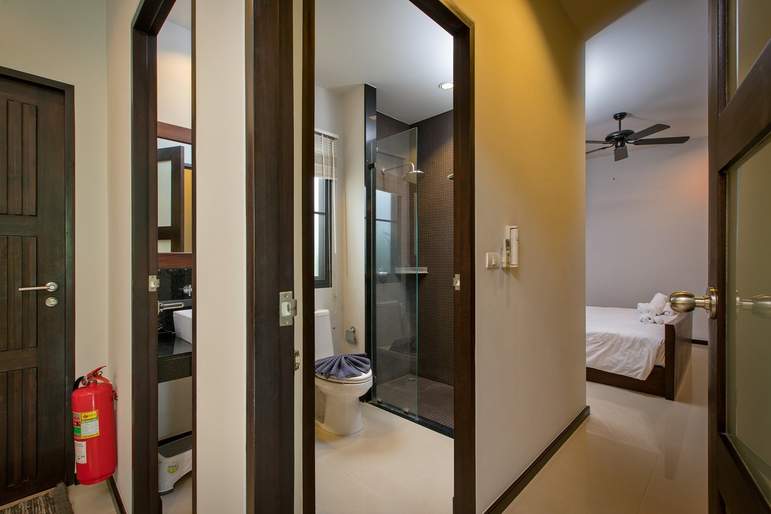 Property image - full photo 16