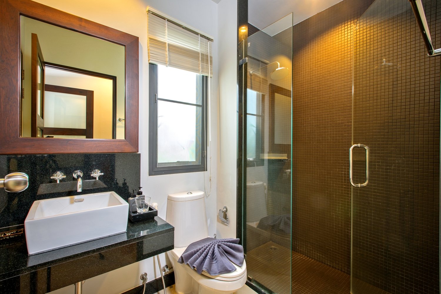 Property image - full photo 14