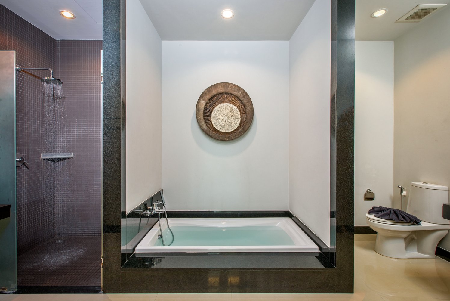 Property image - full photo 18